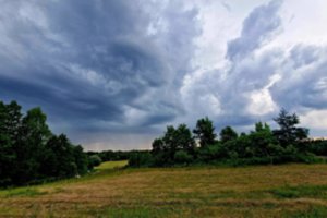 Dėl audrų 57 tūkst. vartotojų susidūrė su elektros tiekimo sutrikimais