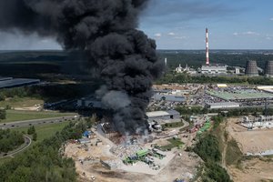 Policija pradėjo ikiteisminį tyrimą dėl gaisro įmonėje „Ecoservice“