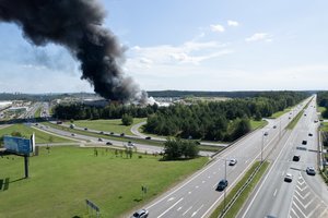 Specialistai įvertino „Ecoservice“ gaisro pasekmes: oro kokybė Vilniuje gera, tačiau teršalai galėjo nusėsti dirvožemyje