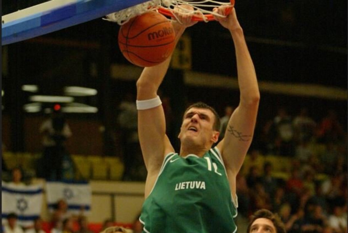 K.Lavrinovičius yra vienintelis Lietuvos krepšininkas, laimėjęs visų trijų spalvų Europos pirmenybių medalius. Prie 2003-iųjų aukso jis pridėjo 2007-ųjų bronzą ir 2013-ųjų sidabrą.<br>Lrytas.lt archyvo uuotr.