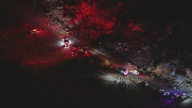 Tragedija kovoje su stichijomis: Kalifornijoje susidūrus gaisrų gesinimo sraigtasparniams žuvo trys žmonės