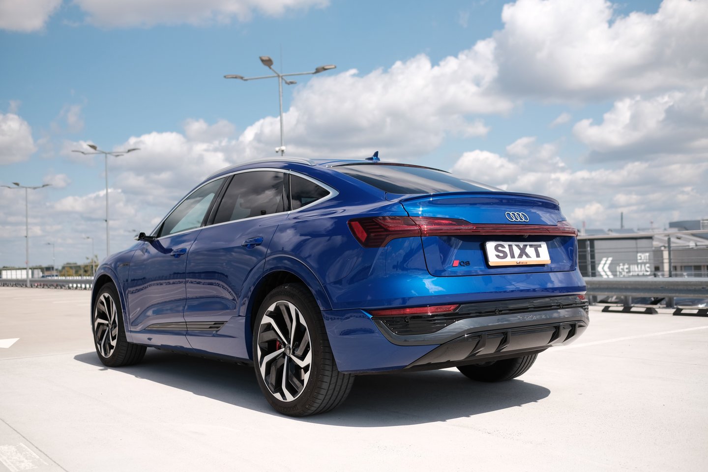 Audi e tron kaina best sale
