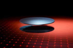 Kambario temperatūros superlaidininkai: tikrieji faktai, kuriais grindžiamas fizikos „šventasis Gralis“