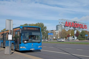 Banko kortelės autobusuose prigyja sunkiai: keleiviams patarė, ką reikėtų daryti