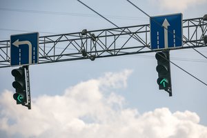 Įsigalioja nauji eismo pakeitimai šioje Vilniaus sankryžoje: apsaugos kairįjį posūkį