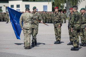 Tarnybą Lietuvoje pradeda naujos rotacijos NATO Priešakinių pajėgų kovinė grupė
