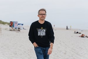 Prie Nidos evangelikų liuteronų bažnyčios aikštelės apvogtas A. Tapinas: „Gali laukti Dievo bausmė“