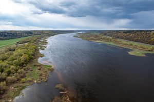 Ukrainos grūdus siūlo plukdyti Nemunu