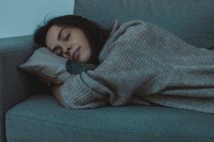 Štai kas nutiks organizmui, jei kasdien eisite miegoti anksčiau nei 22 val.