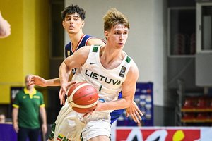 Dviženklį pranašumą panaikinę Lietuvos 16-mečiai įveikė Serbiją ir žengė į Europos čempionato pusfinalį