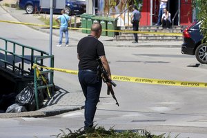 Kruvinos šaudynės Bosnijoje ir Hercegovinoje: vyras nušovė buvusią žmoną ir dar du žmones