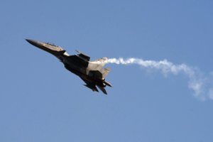 Kaliningrade sudužo Rusijos naikintuvas Su-30