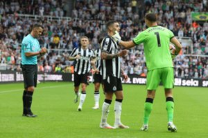 „Newcastle United“ jau pirmose „Premier“ lygos rungtynėse varžovams atseikėjo 5 įvarčius