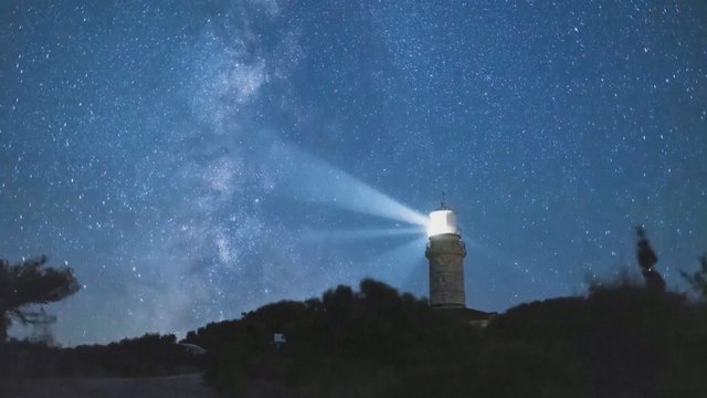 Pasigrožėkite įspūdingu reginiu: Balkanų dangų nušvietė meteorų lietus