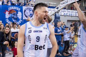 Jonavoje ir toliau matysime tėčio bei sūnaus tandemą: E. Šeškus pasirašė sutartį su „CBet“