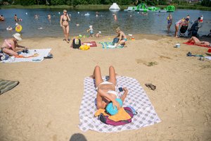 Kaitra Lietuvą alins toliau, tačiau kai kur atgaivins liūtys su perkūnija: praneša, kur jų tikimybė didžiausia