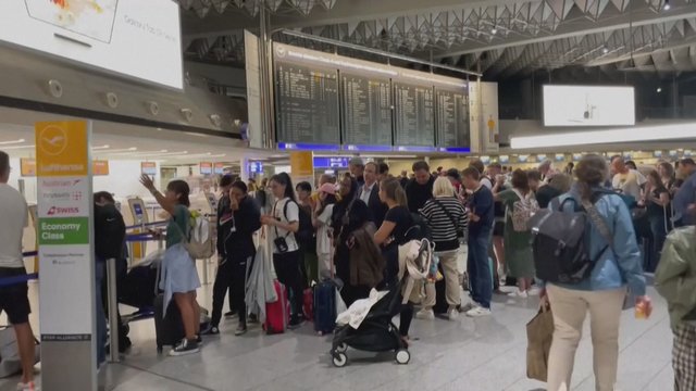 Chaosas Frankfurto oro uoste: dėl smarkių liūčių atšaukti skrydžiai sujaukė keliautojų planus
