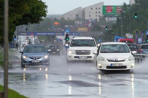 Po pasidalinto įrašo – smerkiančių komentarų lavina vairuotojams: pasibaisėjo tokia žmonių reakcija