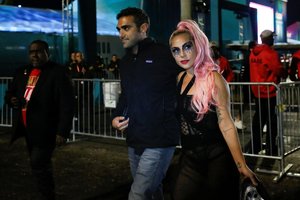 Lady Gaga pastebėta su buvusiu vaikinu Michaelu Polansky: pakurstė gandus apie galimą susitaikymą