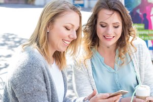 Sužinojusi, kad jos vaikinas vedęs, mergina susitiko su jo žmona ir surengė saldų kerštą