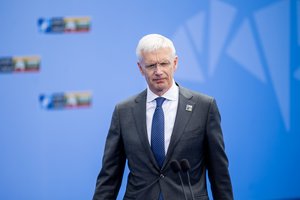 Atsistatydino Latvijos premjeras K. Karinis