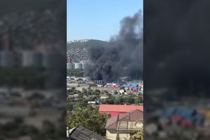 Rusijos uoste – didžiulis gaisras: užsidegė mediniai padėklai