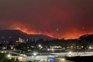 Kanadoje – tūkstančių žmonių evakuacija: gaisrai vis labiau artėja prie miestų