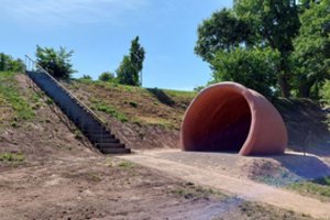 Unikalūs statiniai Ventos regioniniame parke: iškilo milžiniškos puodynės