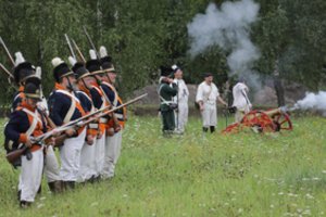 Netoli Ukmergės aidėjo šūviai ir patrankos: pristatyta jubiliejinė Deltuvos mūšio inscenizacija