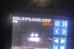 Savaitgalį Vilniaus pareigūnams darbo netrūko: košmarišku greičiu lėkusiems pažeidėjams raitė protokolus