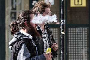 Tyrimas: vilniečiai mažiau sportuoja, kas dešimtas rūko elektronines cigaretes