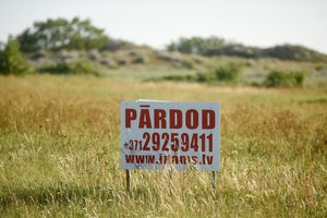 Lietuvių taikiklyje – apsnūdusi Latvijos NT rinka: privalumų randa ne tik būsto kainoje