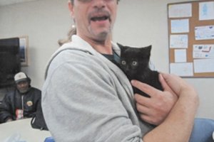 To dar nebuvo: į vyro kūną persodintas istoriškai ilgai veikiantis kiaulės inkstas