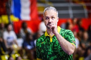 Su 16-mečiais apmaudžiai Europos medalio nelaimėjęs rinktinės treneris T. Urbelionis: „Kai atslūgo emocijos, supratome pergalių vertę“