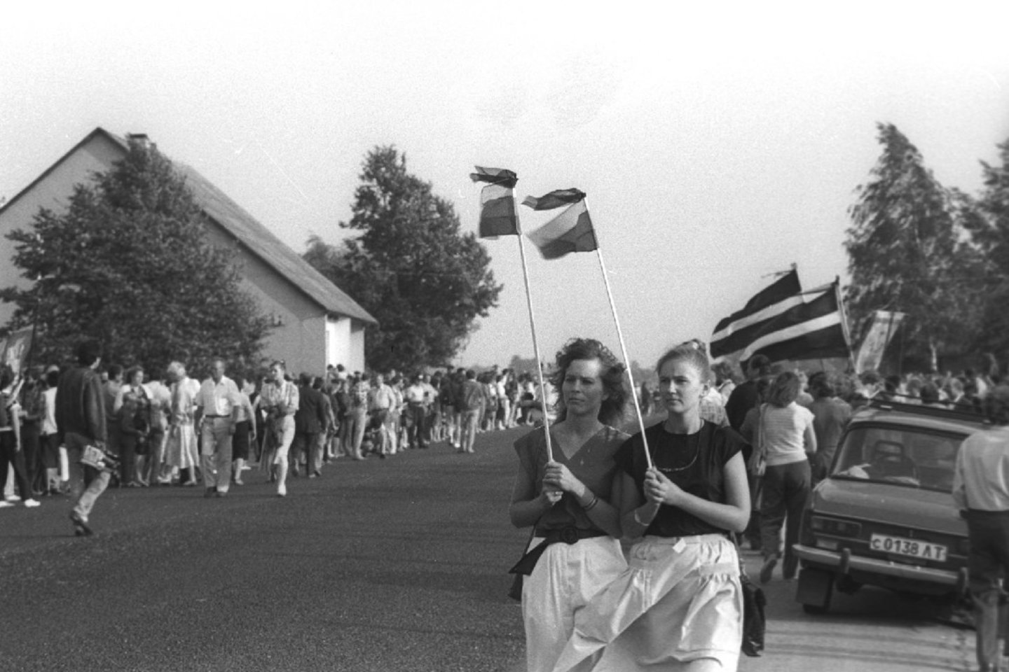 Baltijos kelias 1989-ųjų rugpjūčio 23-iąją Lietuvos – Latvijos pasienyje. <br>K. Jurelės (ELTA) nuotr.