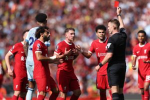 Retas atvejis: pripažinus teisėjo klaidą panaikinta „Liverpool“ žaidėjo raudona kortelė