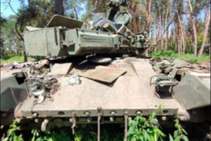 Gyrėsi be reikalo: rusai sunaikino savo pačių „nenugalimą“ tanką