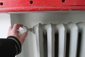 Šildymo sezonui ruoštis pataria jau dabar: štai kaip galima gerokai sumažinti sąskaitas