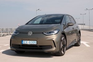 Atnaujinto „Volkswagen ID.3“ elektromobilio testas: be kompromisų kokybės sąskaita