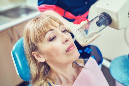 Stebuklingos kapsulės tirpdė ne tik moters svorį: nuėjusi pas gydytojus išgirdo liūdną žinią