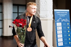 Su pasaulio čempionato bronza namo sugrįžęs M. Alekna norėjo nesustoti – jei būtų galimybė, važiuotų ir į dar vienas varžybas