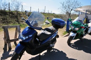 Per susidūrimą su automobiliu Klaipėdoje nukentėjo du mopedu važiavę paaugliai