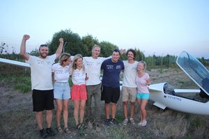 Pirmieji Europoje: I. Bitinaitis ir A. Šimoliūnas perskrido Europą sklandytuvais be motoro