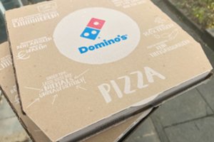 „Domino's Pizza“ uždaro 142 filialus Rusijoje, skelbs bankrotą