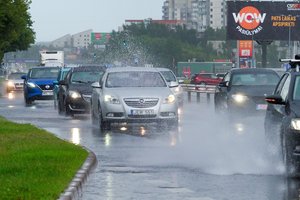 Savarankiškos vairavimo teorijos pamokos: kodėl tai nebūtinai geriausia idėja 