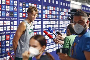 Prieš atsakydamas į klausimą M. Kuzminskas šyptelėjo ir susimąstė: „Ne viską galiu sakyti“