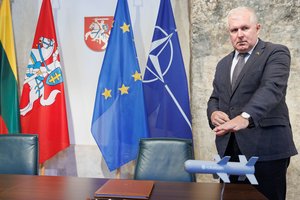 V. Zelenskio įsakymu A. Anušauskui įteiktas valstybinis apdovanojimas