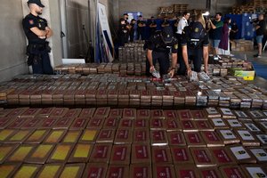 Ispanijos uoste bananų dėžėse aptiktas rekordinis kokaino kiekis – 9,5 tonos