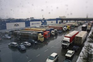 Įtaria, kad lietuviai bando apeiti sankcijas: prekes į Rusiją gali gabenti per Kazachstaną