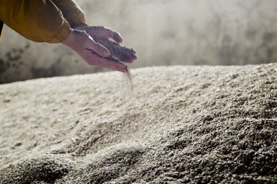 EK svarstytų kiekvieną iniciatyvą, kuri palengvintų Ukrainos grūdų eksportą nutrūkus Juodosios jūros susitarimui.